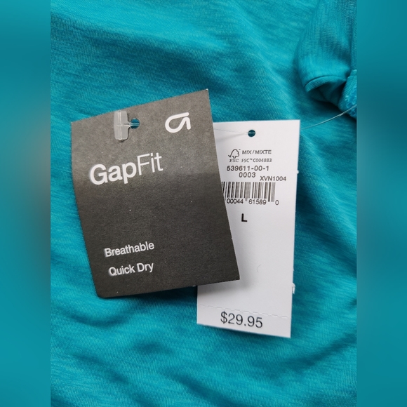 GAP Fit Workout Top - Picture 6 of 6